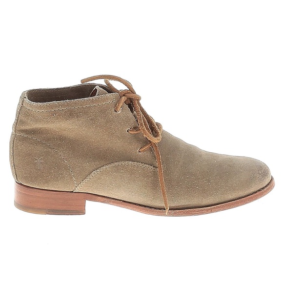 Frye Tan Beige Carly Chukka Suede Uppers Women's Size 6.5 Lace Up Ankle Boots - Picture 1 of 9